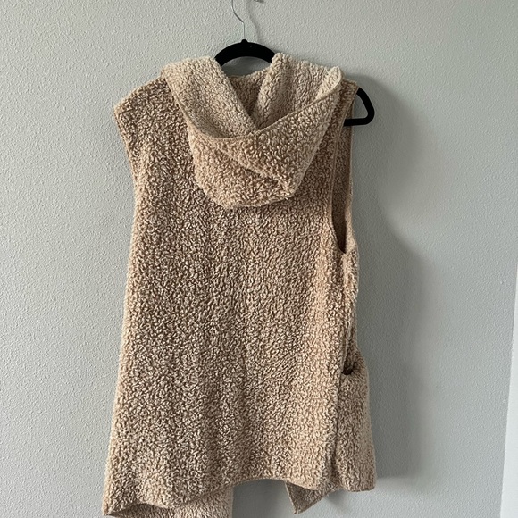 Love Tree Winter Vest - Picture 5 of 6